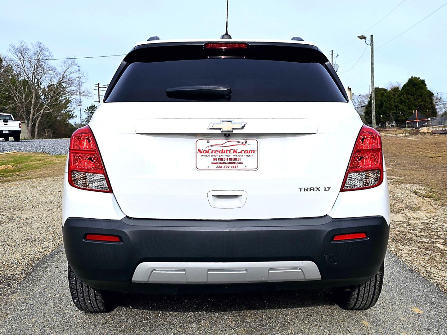 2016 White Chevrolet Trax LT (KL7CJLSB9GB) with an 1.4L L4 DOHC 16V engine, Automatic transmission, located at 18001 Kellogg Rd, Saucier, MS, 39574, (228) 832-1441, 39.421459, -76.641457 - Photo#7